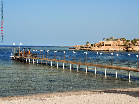 Steg über das Riffdach